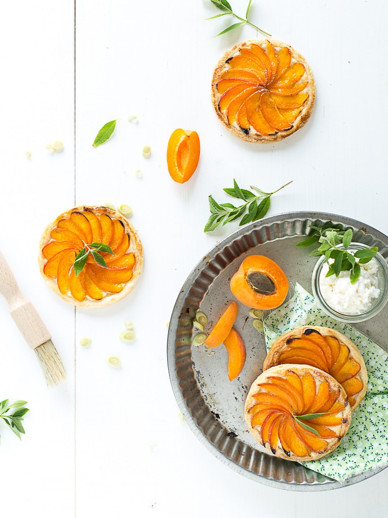 tartelette fine abricot ricotta & citronnelle